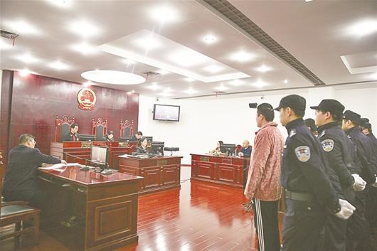 武汉首例“校园贷”恶势力犯罪集团案宣判 5人获刑