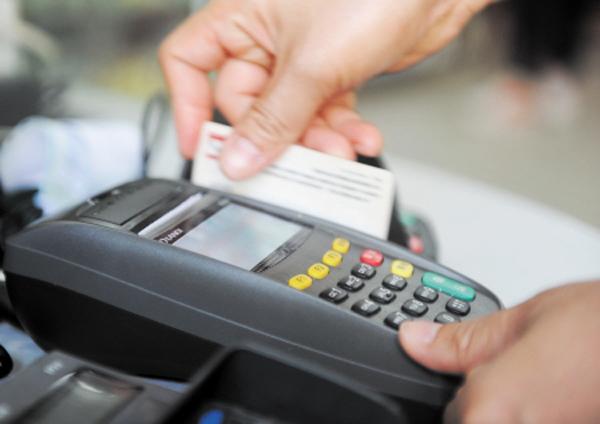 信用卡下卡后什么时候进行首刷？首刷要注意什么事项？