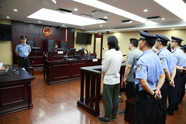 上海普陀两起“套路贷”案宣判：6人获刑，最高14年6个月