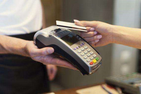信用卡支付酒店押金怎么退？如何查询信用卡押金退还情况？