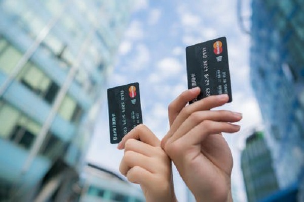 信用卡突然被降额度是怎么回事？提升额度技术看了你就赚了！