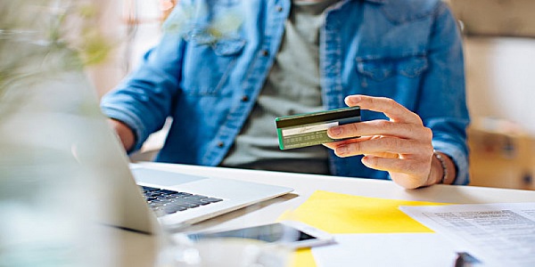2021年怎样快速申请信用卡？做到4点必拿高端卡！